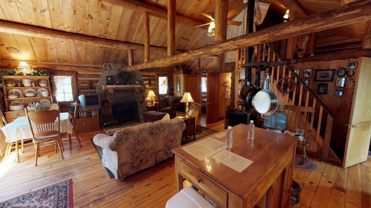 Cabin By The Creek With High Speed Wifi Ред-Ривер Экстерьер фото