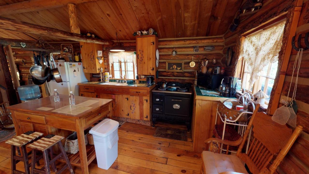 Cabin By The Creek With High Speed Wifi Ред-Ривер Экстерьер фото