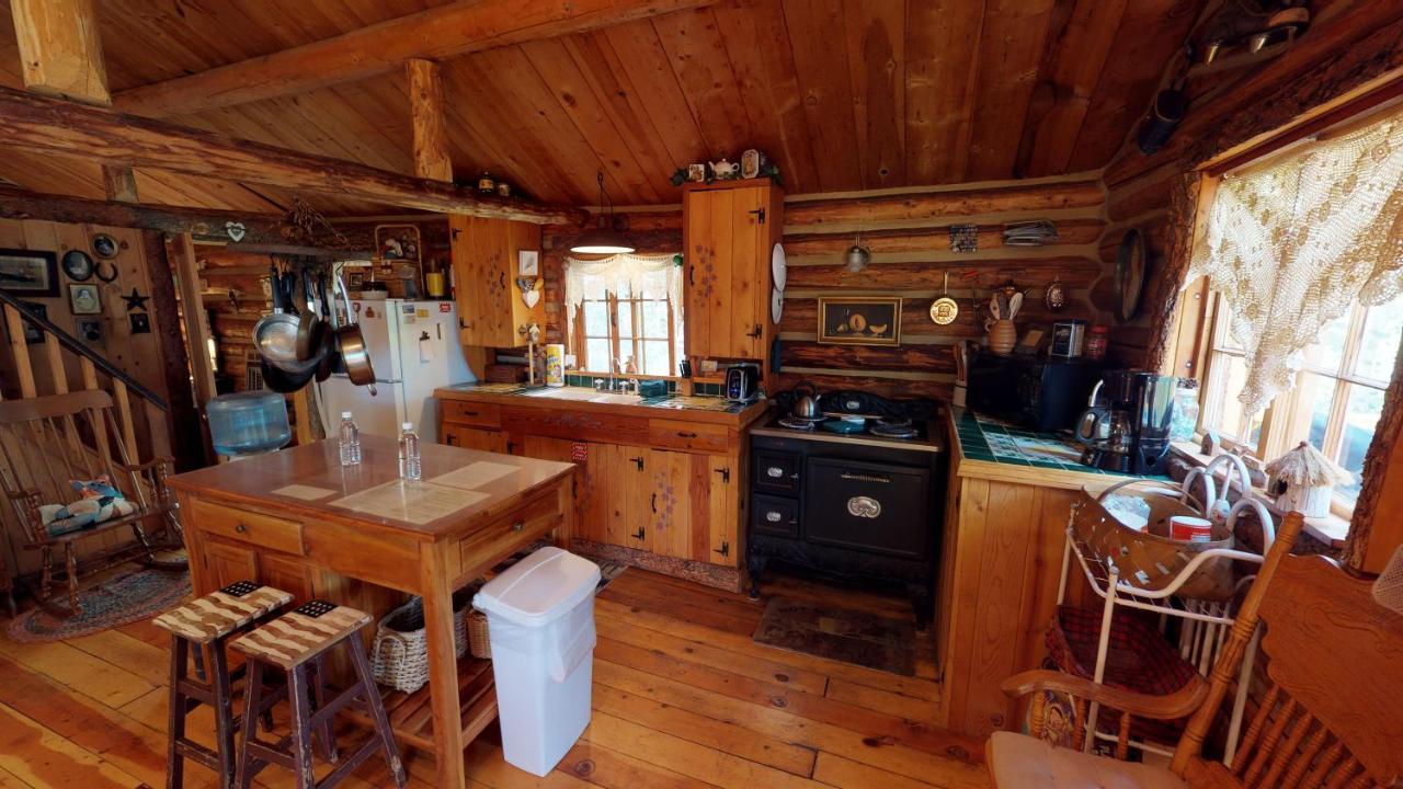 Cabin By The Creek With High Speed Wifi Ред-Ривер Экстерьер фото